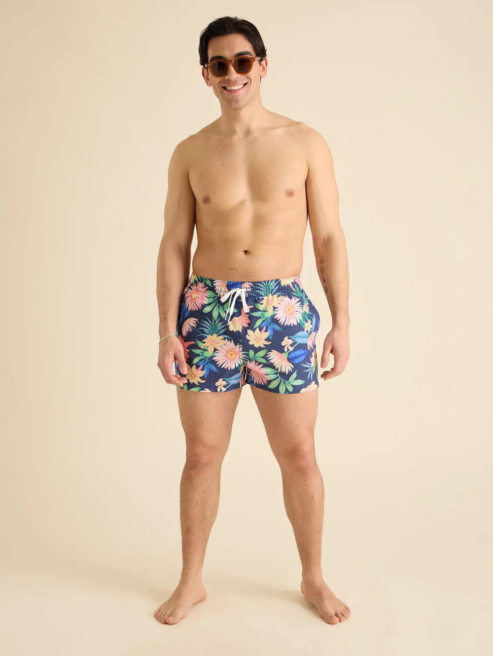 The Big Bloomers 4" (Classic Lined Swim Trunk) - Image 5 - Chubbies Shorts
